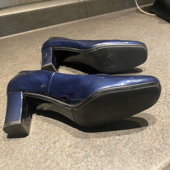 PETER KAISER PATENT LEATHER 2.5 HEEL PUMP IN BLUE / COMFORT / SIZE 5 - Picture 5 of 9